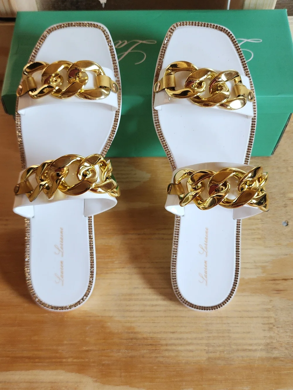 SOLD!!NEW! Lauren Lorraine White Slide Sandals with Gold Chain Accent,Sz 10, NWT - Picture 3 of 5